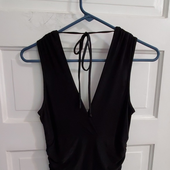 Intriguing dress! - Picture 2 of 6